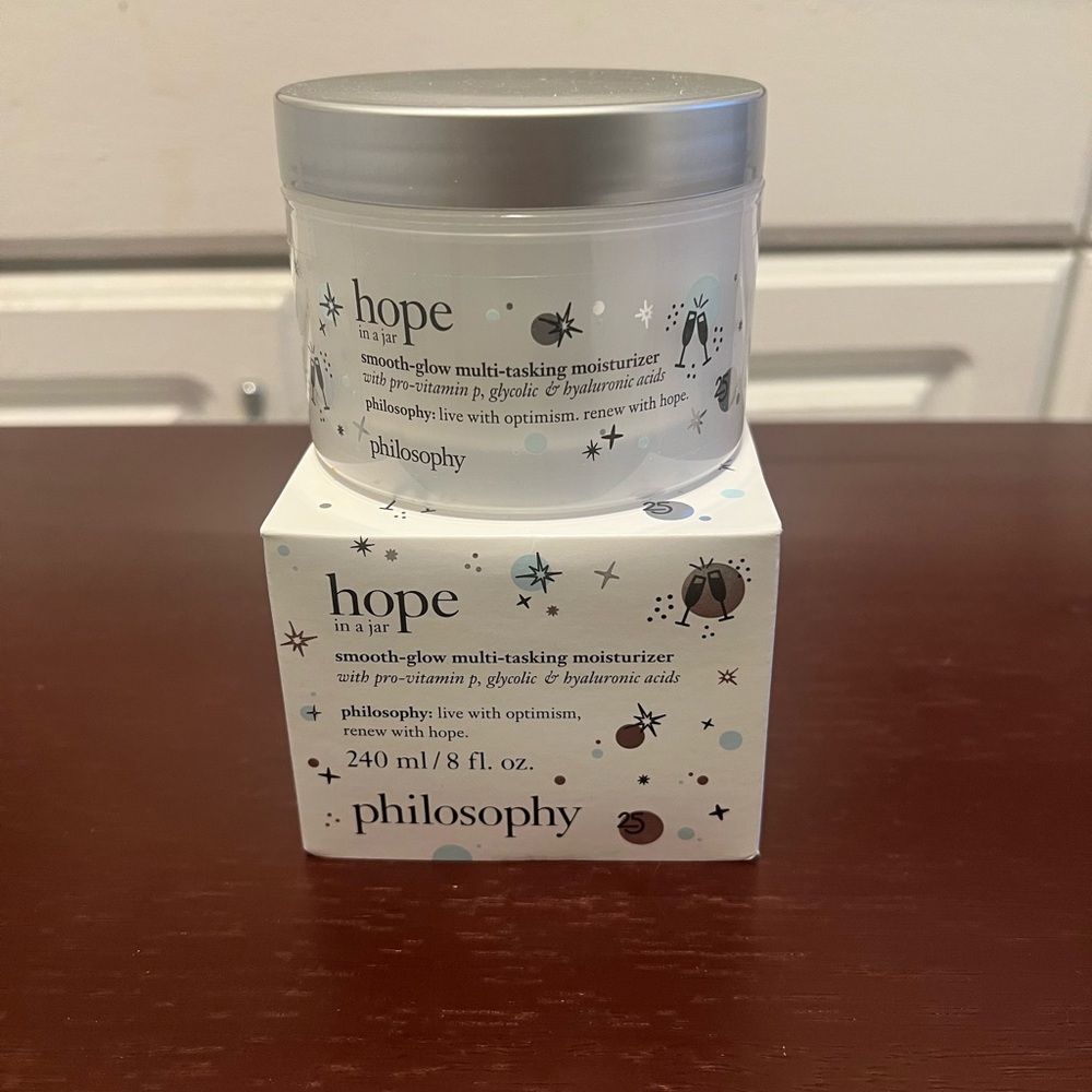 Philosophy Hope in a Jar Smooth-Glow Multi-Tasking
Moisturizer 8 oz Jar